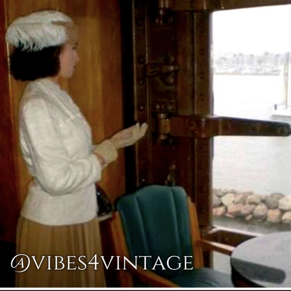 @vibes4vintage Vintage Sightseeing Adventure Itinerary